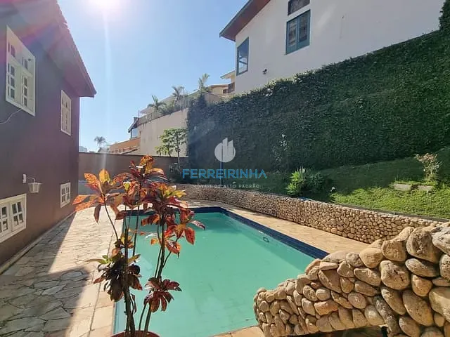 Casa com 632m² 4 quartos e 3 banheiros, à venda, no bairro Jardim Apolo em São José dos Campos