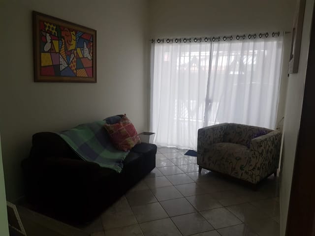 Casa com 133m² 2 quartos e 1 banheiro, à venda, no bairro Marieta Azeredo em Pindamonhangaba