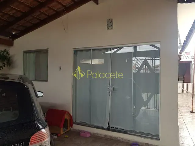Casa com 133m² 2 quartos e 1 banheiro, à venda, no bairro Marieta Azeredo em Pindamonhangaba