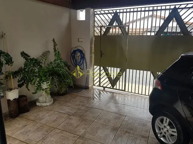Casa com 133m² 2 quartos e 1 banheiro, à venda, no bairro Marieta Azeredo em Pindamonhangaba