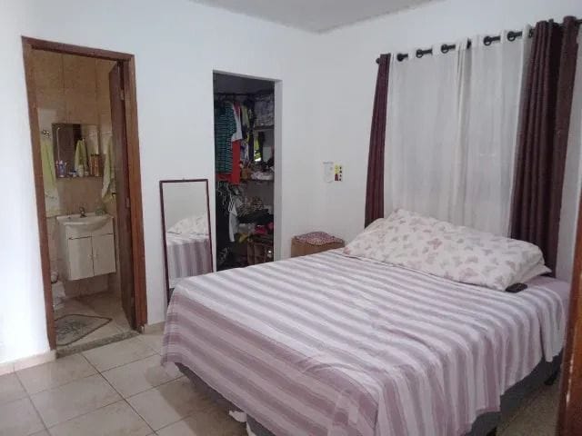 Casa com 500m² 3 quartos e 1 banheiro, à venda, no bairro Parque das Rosas em Cotia