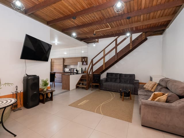Casa 2 quartos e 3 banheiros, à venda, no bairro Recanto de Portugal em Pelotas