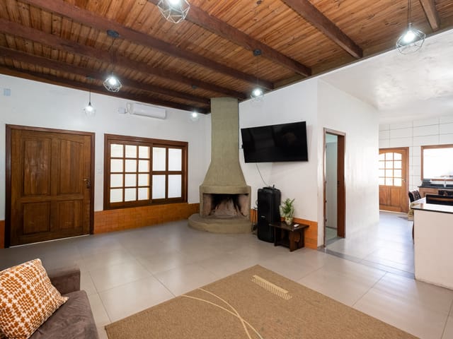 Casa 2 quartos e 3 banheiros, à venda, no bairro Recanto de Portugal em Pelotas