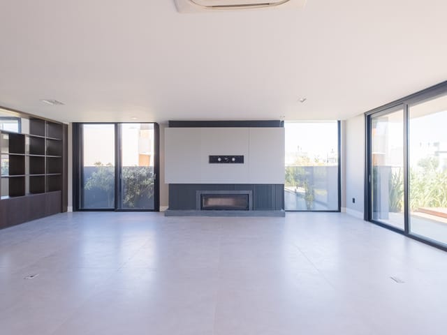 Casa com 390m² 3 quartos e 3 banheiros, à venda, no bairro Laranjal em Pelotas