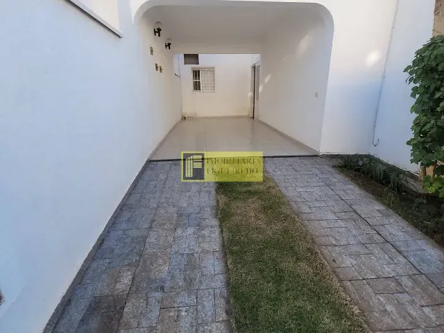 Casa 3 quartos e 2 banheiros, para alugar, no bairro Santos Dumont em São José do Rio Preto