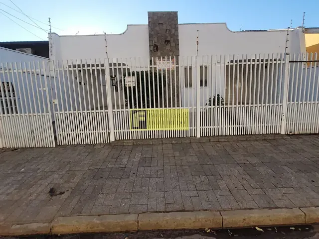 Casa 3 quartos e 2 banheiros, para alugar, no bairro Santos Dumont em São José do Rio Preto