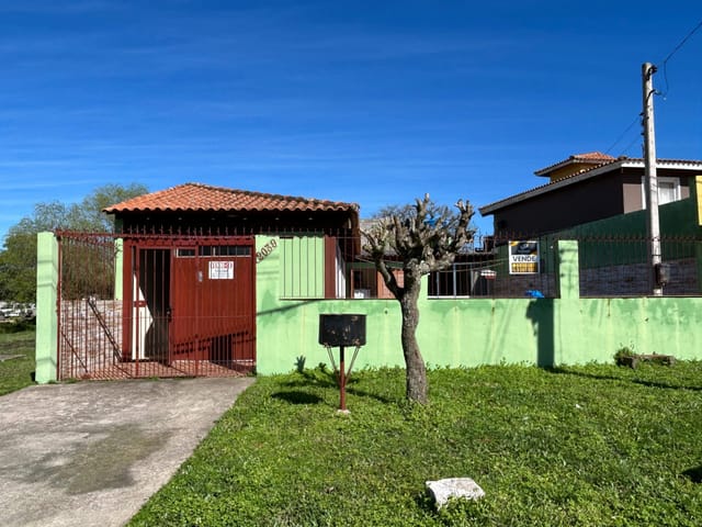 Casa com 170m² 2 quartos e 1 banheiro, à venda, no bairro Laranjal em Pelotas