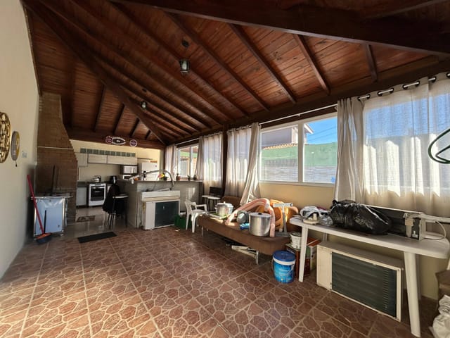 Casa com 170m² 2 quartos e 1 banheiro, à venda, no bairro Laranjal em Pelotas