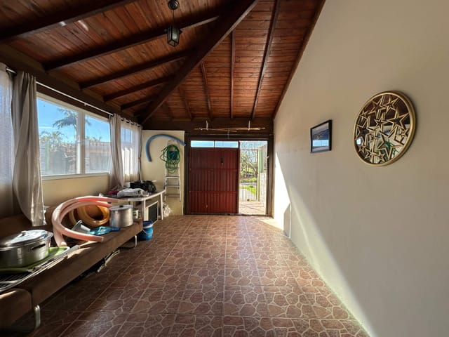 Casa com 170m² 2 quartos e 1 banheiro, à venda, no bairro Laranjal em Pelotas