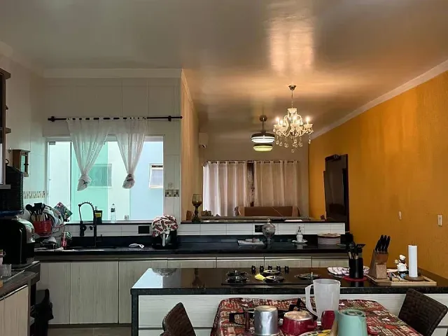 Casa 3 quartos e 4 banheiros, à venda, no bairro Parque Jambeiro em Campinas