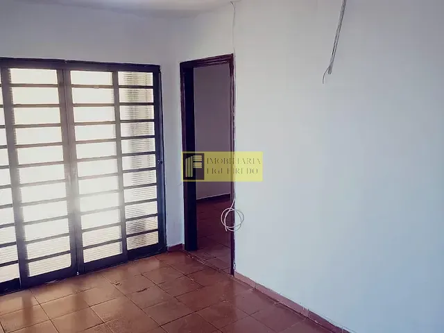 Casa 2 quartos e 1 banheiro, para alugar, no bairro Conjunto Habitacional Cristo Rei em São José do Rio Preto