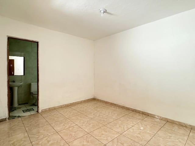 Foto do Casa - Casa com entrada coletiva para locação com 1 quarto e uma vaga de moto, Piratininga (Venda Nova), Belo Horizonte, MG | Deltalar Imóveis
