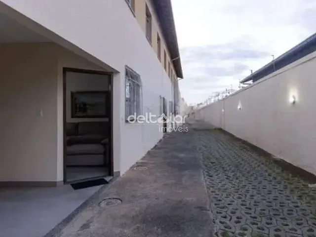 Casa com 88m² 3 quartos e 2 banheiros, à venda, no bairro Heliópolis em Belo Horizonte