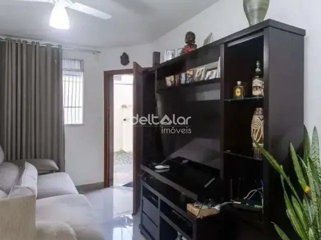 Casa com 88m² 3 quartos e 2 banheiros, à venda, no bairro Heliópolis em Belo Horizonte