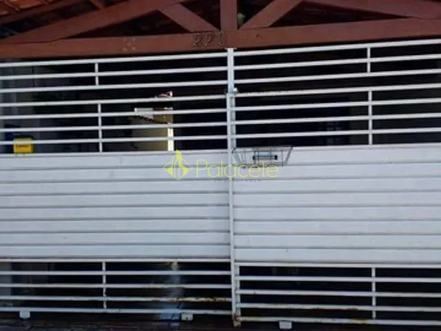 Casa com 125m² 2 quartos e 2 banheiros, à venda, no bairro Conjunto Residencial Araretama em Pindamonhangaba