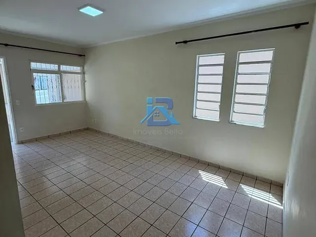 Casa 2 quartos e 1 banheiro, para alugar, no bairro Centro em Itatiba