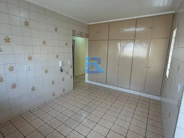 Casa 2 quartos e 1 banheiro, para alugar, no bairro Centro em Itatiba