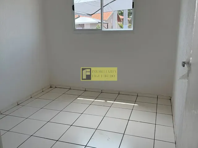 Casa 2 quartos e 1 banheiro, para alugar, no bairro Condomínio village quinta das paineras em Bady Bassitt