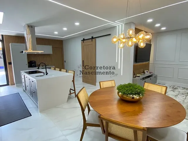Casa com 243m² 3 quartos e 4 banheiros, à venda, no bairro Jardim Oriente em São José dos Campos
