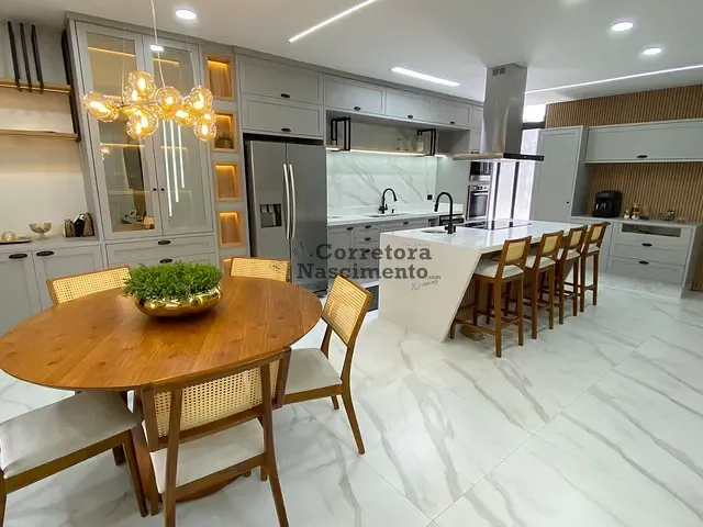Casa com 243m² 3 quartos e 4 banheiros, à venda, no bairro Jardim Oriente em São José dos Campos