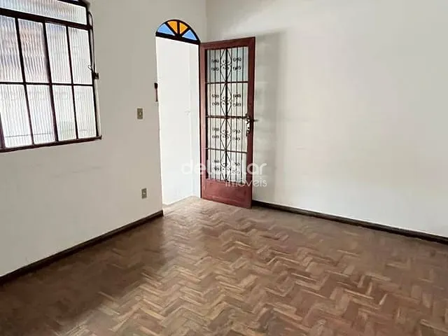 Casa com 250m² 4 quartos e 3 banheiros, à venda, no bairro Santa Amélia em Belo Horizonte
