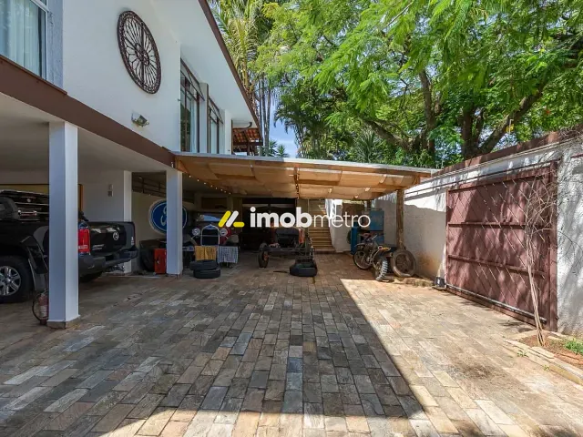 Casa com 1100m² 4 quartos e 7 banheiros, à venda ou para alugar, no bairro Jardim das Paineiras em Campinas