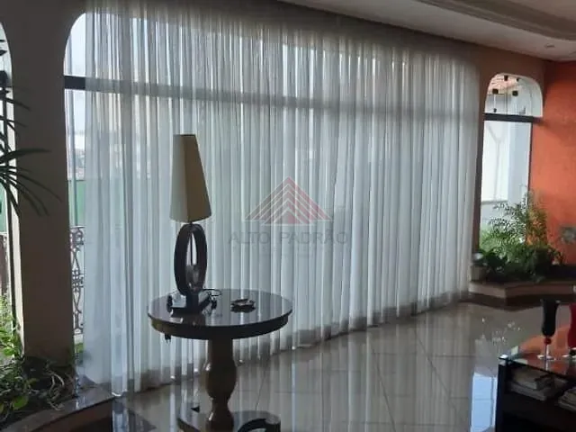 Casa com 600m² 5 quartos e 6 banheiros, à venda, no bairro Matriz em Mauá
