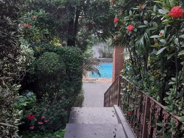 Casa com 600m² 5 quartos e 6 banheiros, à venda, no bairro Matriz em Mauá