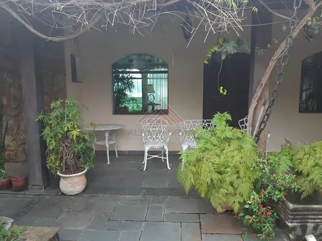 Casa com 600m² 5 quartos e 6 banheiros, à venda, no bairro Matriz em Mauá