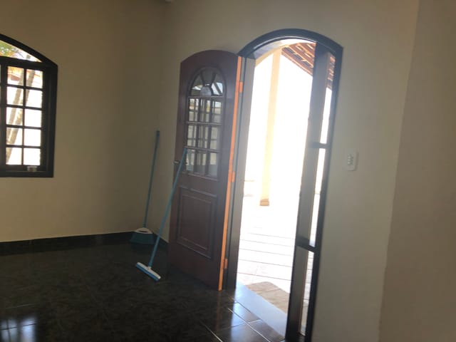 Casa com 720m² 6 quartos e 3 banheiros, à venda, no bairro Jardim Residencial Doutor Lessa em Pindamonhangaba
