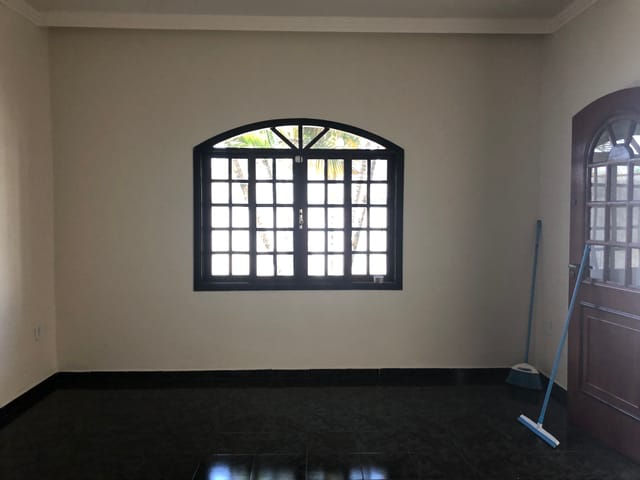 Casa com 720m² 6 quartos e 3 banheiros, à venda, no bairro Jardim Residencial Doutor Lessa em Pindamonhangaba