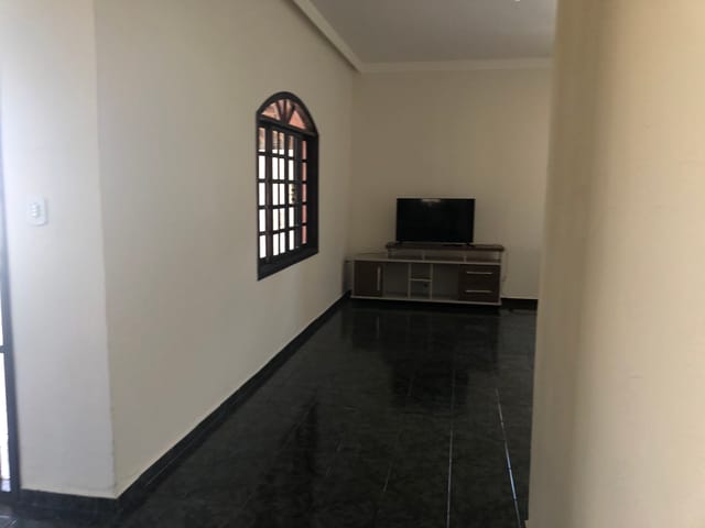Casa com 720m² 6 quartos e 3 banheiros, à venda, no bairro Jardim Residencial Doutor Lessa em Pindamonhangaba
