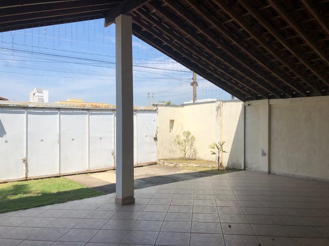 Casa com 720m² 6 quartos e 3 banheiros, à venda, no bairro Jardim Residencial Doutor Lessa em Pindamonhangaba