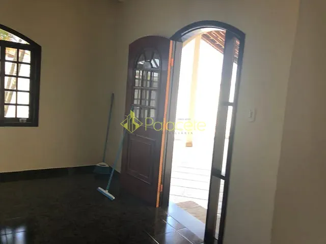Casa com 720m² 6 quartos e 3 banheiros, à venda, no bairro Jardim Residencial Doutor Lessa em Pindamonhangaba