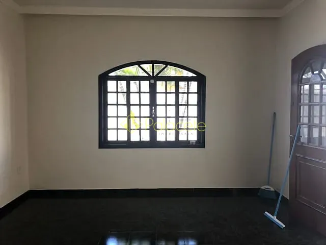 Casa com 720m² 6 quartos e 3 banheiros, à venda, no bairro Jardim Residencial Doutor Lessa em Pindamonhangaba