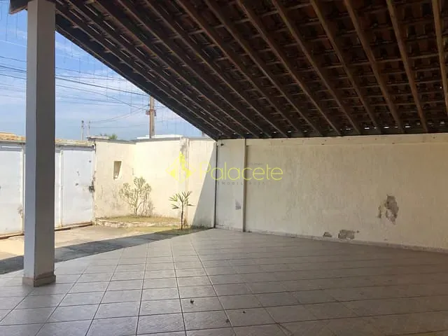 Casa com 720m² 6 quartos e 3 banheiros, à venda, no bairro Jardim Residencial Doutor Lessa em Pindamonhangaba