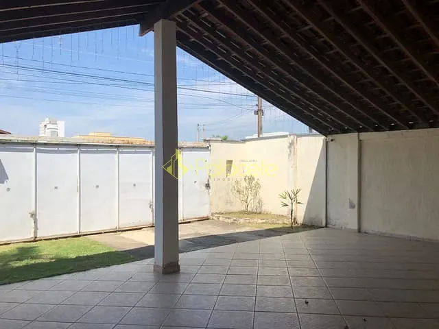 Casa com 720m² 6 quartos e 3 banheiros, à venda, no bairro Jardim Residencial Doutor Lessa em Pindamonhangaba