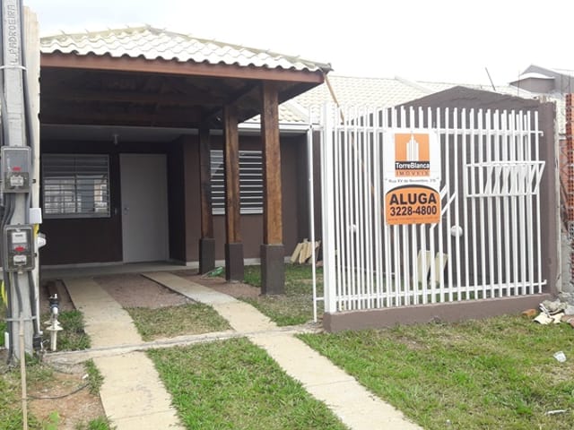 Locação - Casa com 2 quartos, 1 vaga, 55 m², Próximo ao Centro de Eventos, Contorno.