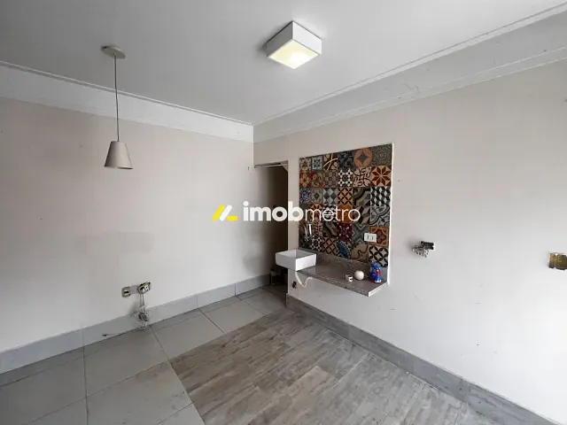 Casa com 300m² 3 quartos e 4 banheiros, à venda ou para alugar, no bairro Grupo Residencial do Iapc em Campinas