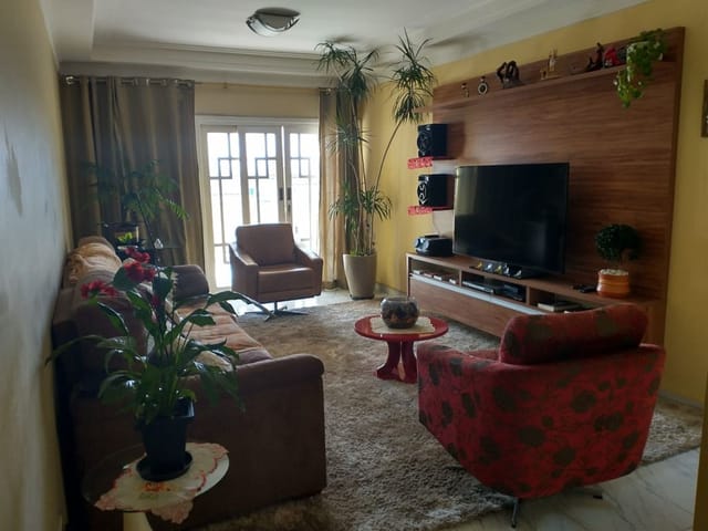 Casa com 250m² 3 quartos e 1 banheiro, à venda, no bairro Bosque de Jandira em Jandira