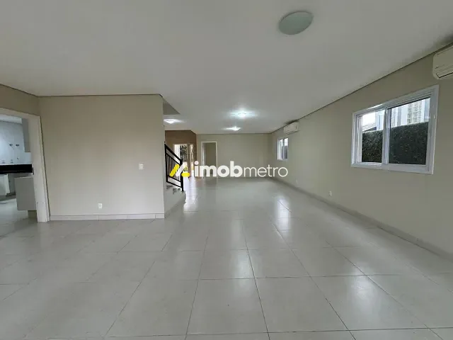 Casa com 415m² 5 quartos e 6 banheiros, para alugar, no bairro Parque dos Resedás em Campinas
