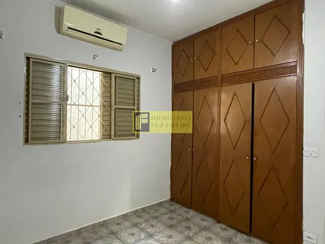 Casa com 220m² 3 quartos e 2 banheiros, à venda, no bairro Jardim do Bosque em São José do Rio Preto