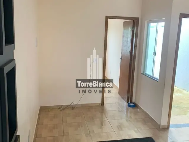 Casa 2 quartos e 1 banheiro, à venda, no bairro Cará-Cará em Ponta Grossa