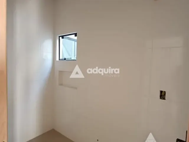 Casa 3 quartos e 2 banheiros, à venda, no bairro Cará-Cará em Ponta Grossa