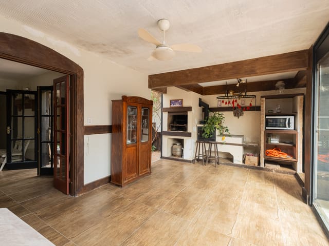 Casa com 300m², à venda, no bairro Areal em Pelotas