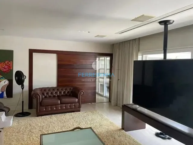 Casa com 817m² 4 quartos e 4 banheiros, à venda, no bairro Urbanova em São José dos Campos