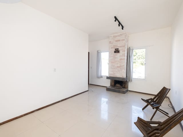 Casa 1 quarto e 1 banheiro, à venda, no bairro Laranjal em Pelotas