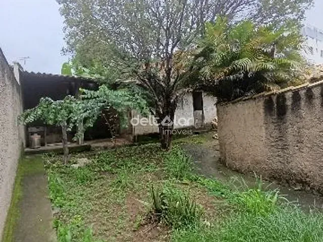 Casa com 360m² 2 quartos e 1 banheiro, à venda, no bairro Planalto em Belo Horizonte