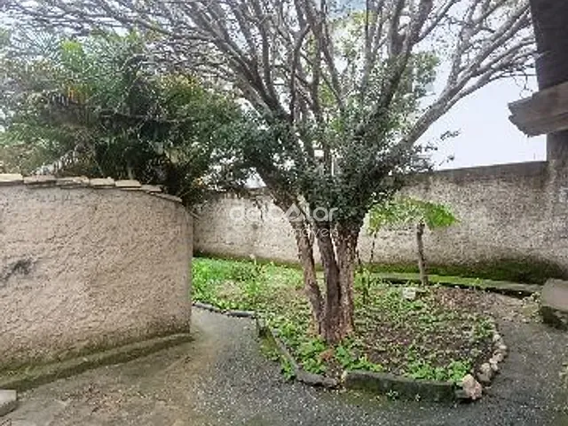 Casa com 360m² 2 quartos e 1 banheiro, à venda, no bairro Planalto em Belo Horizonte