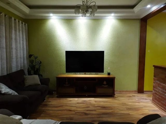 Casa com 150m² 2 quartos e 1 banheiro, à venda, no bairro Jardim Layr em Mogi das Cruzes